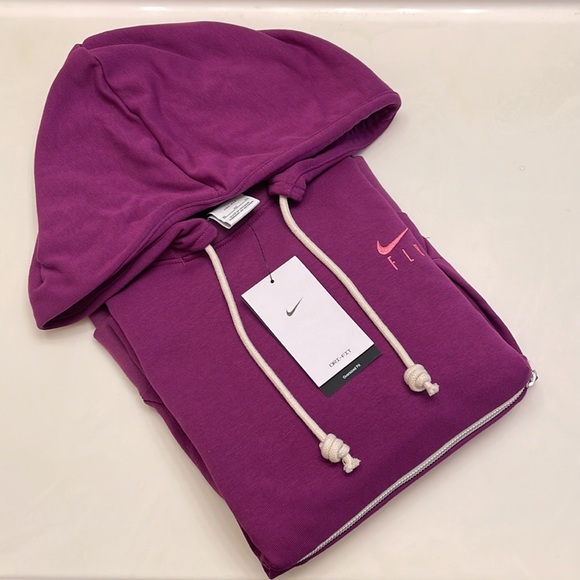 Nike Women’s Hoodie Pullover - Picture 13 of 13